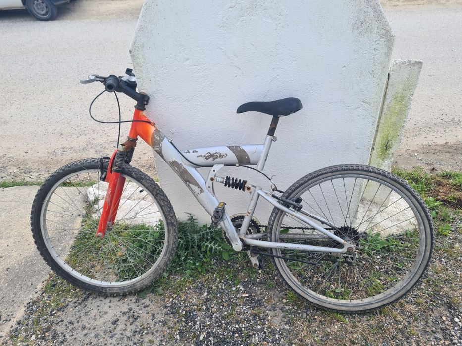 Bicicleta só precisa de montar as mudanças novas ler descrição