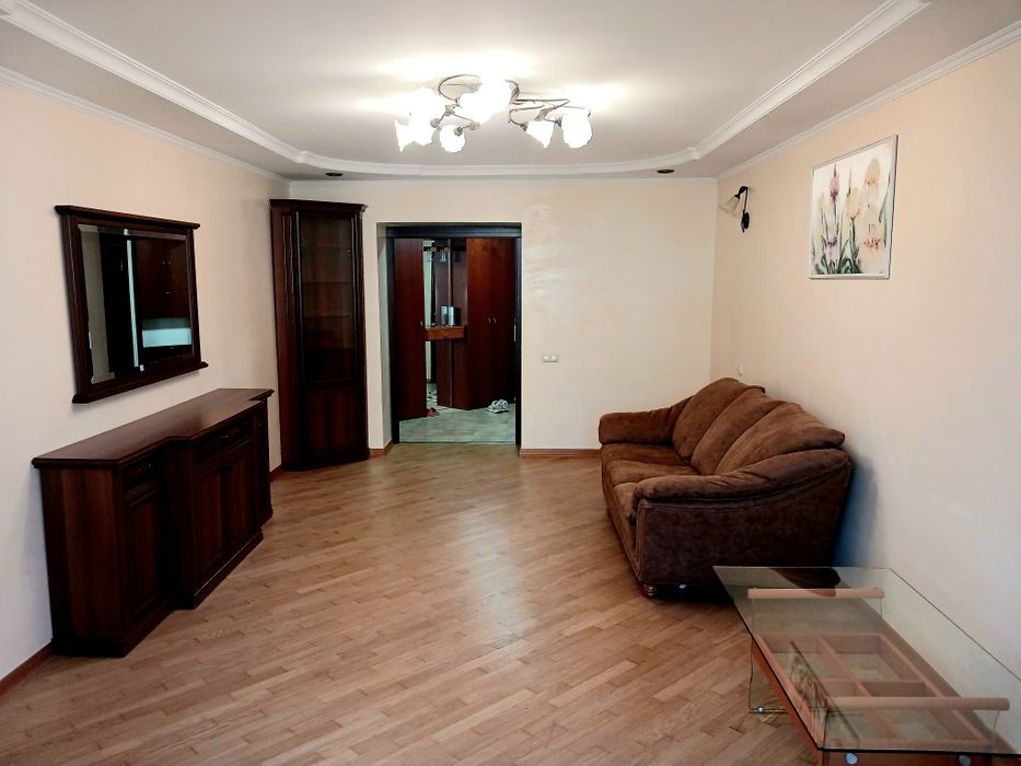 Оренда 3х кімнатної квартири метро Харківська