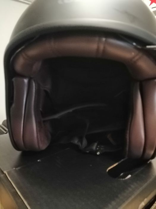 Nunca usado Capacete novo em fibra de vidro