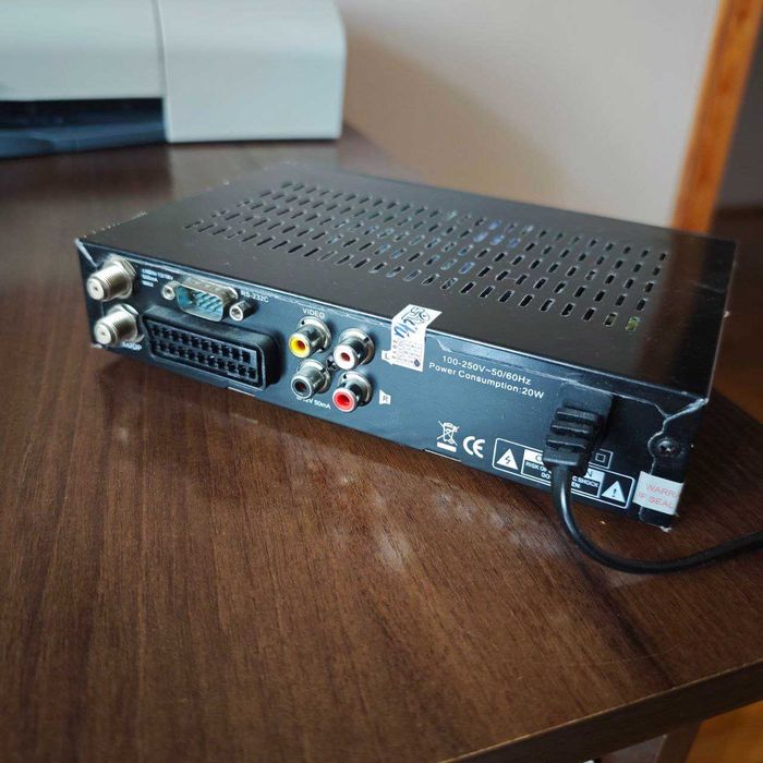 Супутникове ТВ: Антена, Головки (2 ТВ), Ресивери Ferguson та Q-SAT