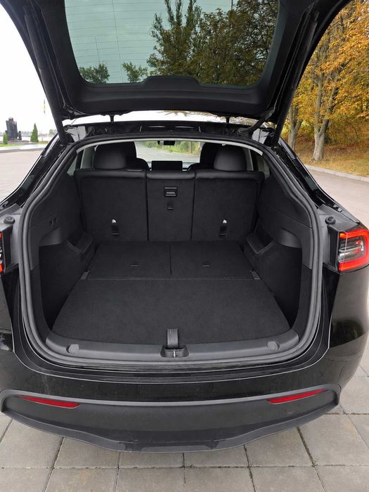 Tesla Model Y 2024 VIN 7SAYGAEE8RF184937 фото оголошення 19 з 20