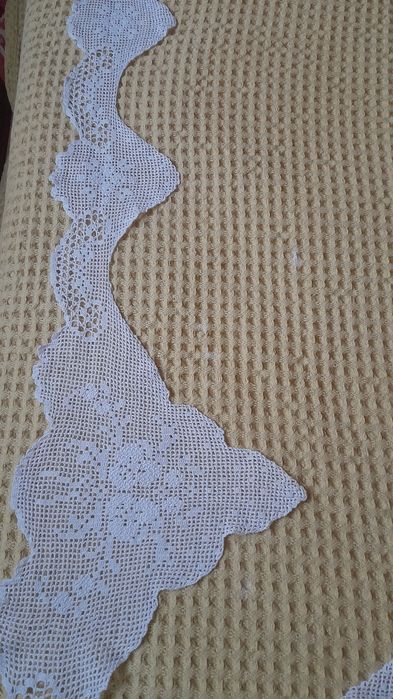 Renda manual aplicar em lençol cor branco com 2m