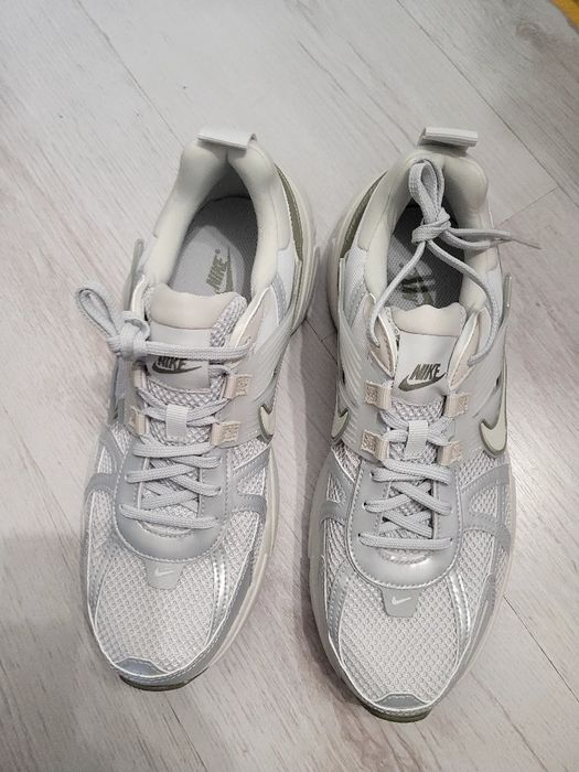 Кроссовки NIKE V2K RUN нові original