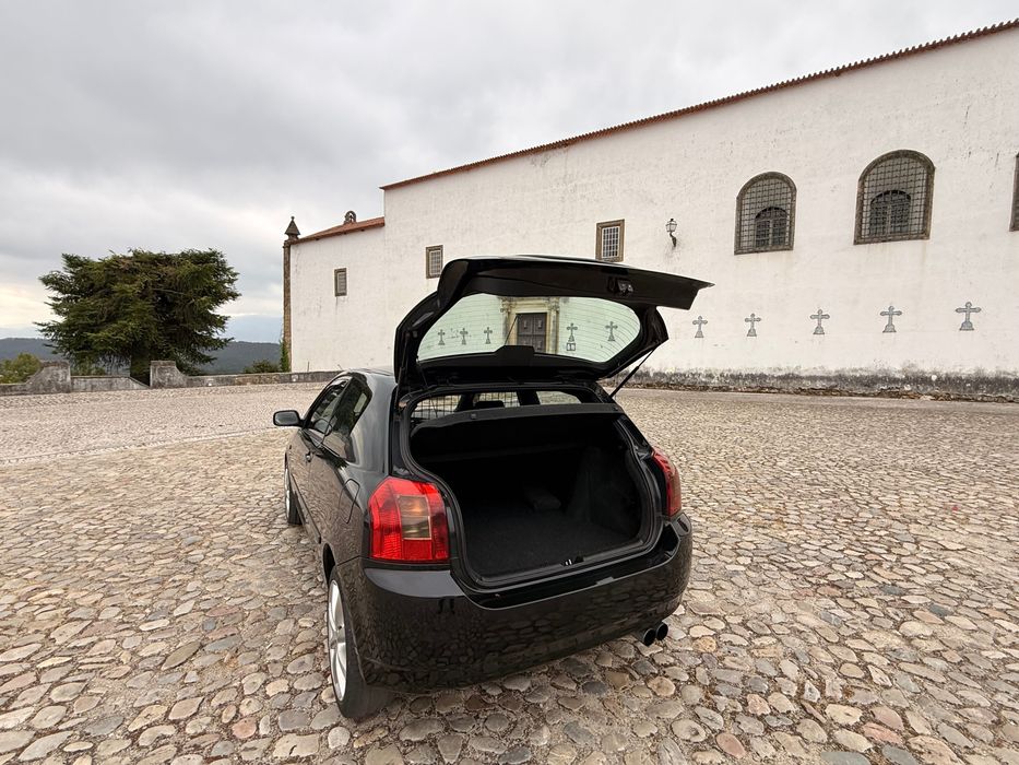 Toyota Corolla 2.0 D-4D Comercial | 2003 | 263.000 km