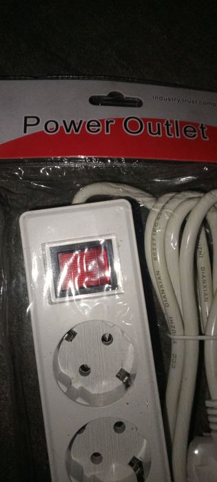 Подовжувач в упаковці