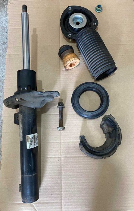 Передній амортизатор VW Golf mk7 Гольф 7 Оригінал Б/У робочий КИЇВ