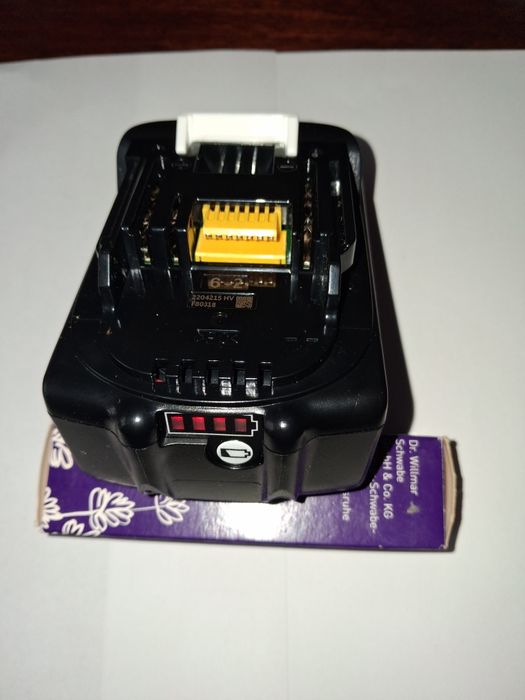 Продам аккумулятор Макита.