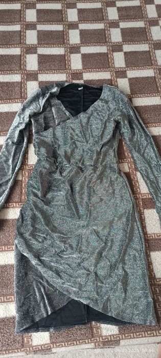 Продам сукню в хорошому стані