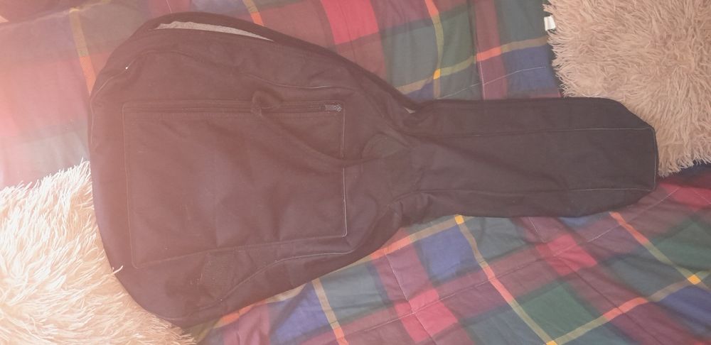 Capa para guitarra acústica