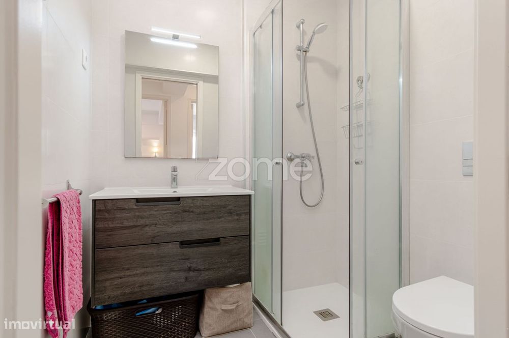 Apartamento T2 Totalmente Remodelado Junto Hospital da Cruz Vermelha