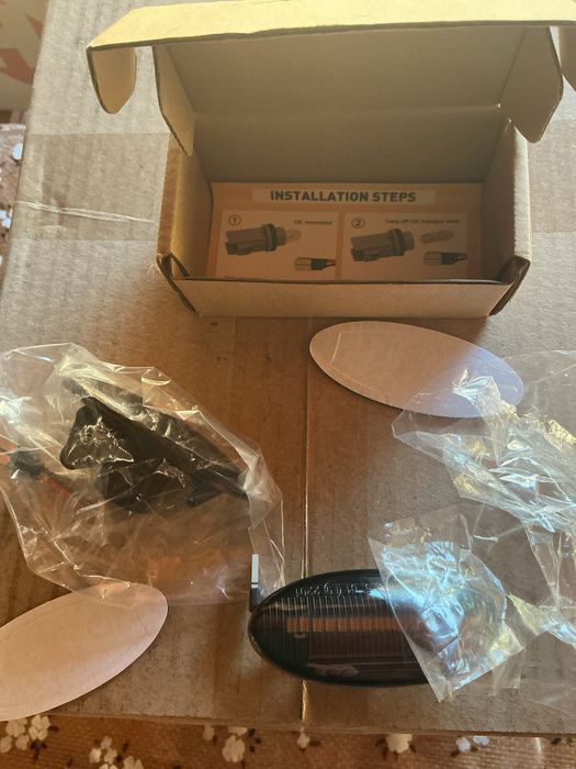 Поворотник Nissan X-trail Qashqai J10 Cube Juke Leaf Micra Вантажівок