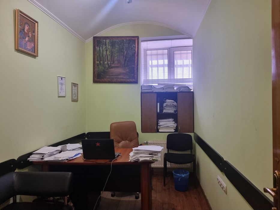 Продаж нежитлове приміщення 60.2 м.кв. вул. Поповича 2 м. Львів