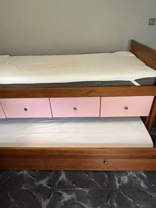 Cama com 2 colchões e c gavetas de arrumação
