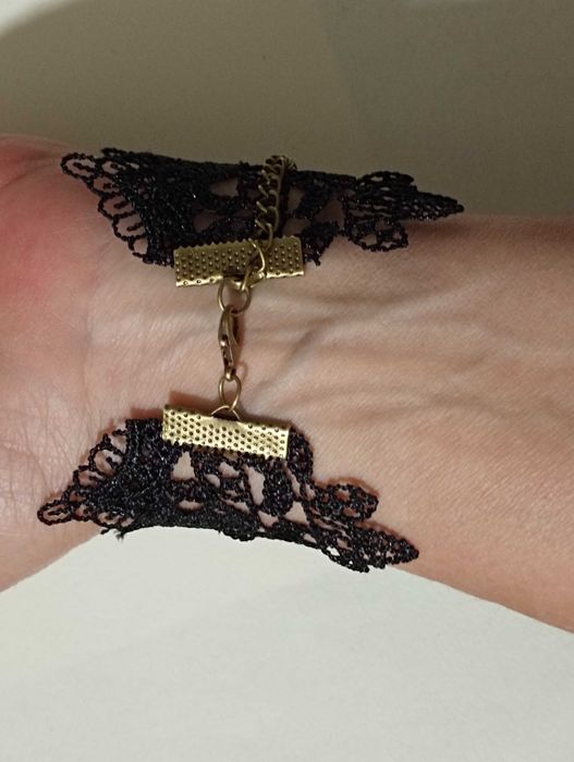 Bransoleta koronkowa z pierścieniem