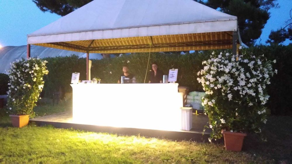 Mobiliario led bares mesas e vasos