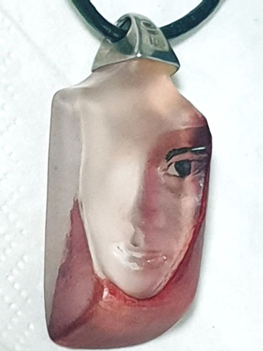 Fantástico colar em vidro artístico com prata Mats Jonasson
