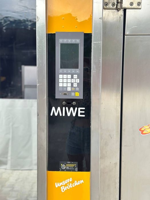 Професійна ротаційна піч MIWE roll-in e+ для пекарні та кондитерської