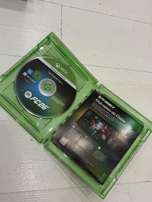 konsola Xbox One s + fifa 26