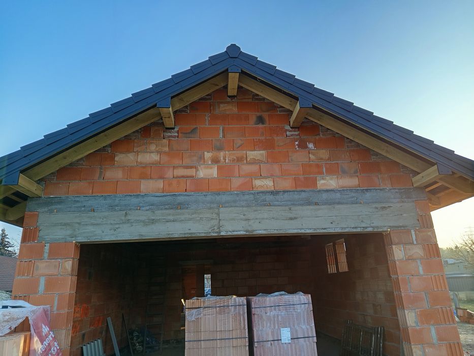 Pracę  dekarsko budowlane