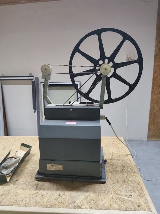 Projektor elew ap-25t 16 mm.