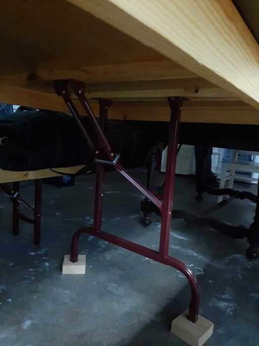 Mesa comprida nova para festas