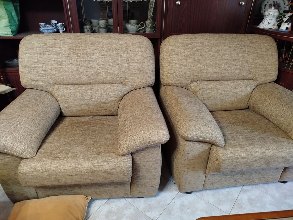 Conjunto Sofás e poltronas como novos
