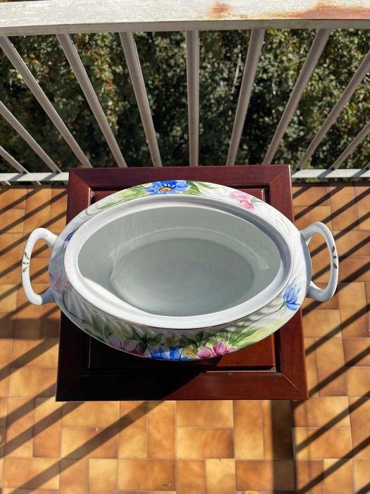 Terrina em Porcelana LAJ com Tampa e Travessa