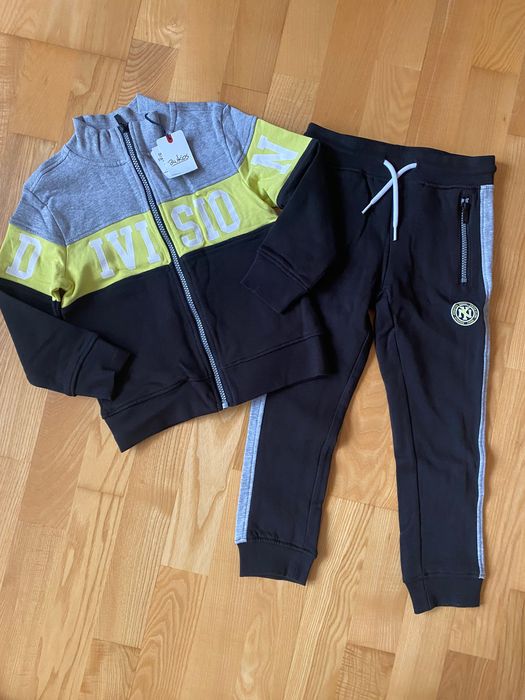 Новый спортивный костюм BluKids 4-5 лет, 110-116