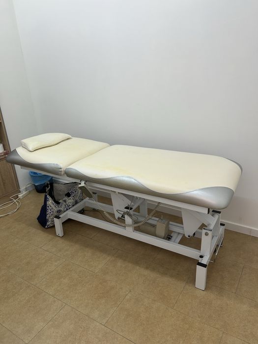 Marquesa elétrica, de clinica de estética, em ótimo estado