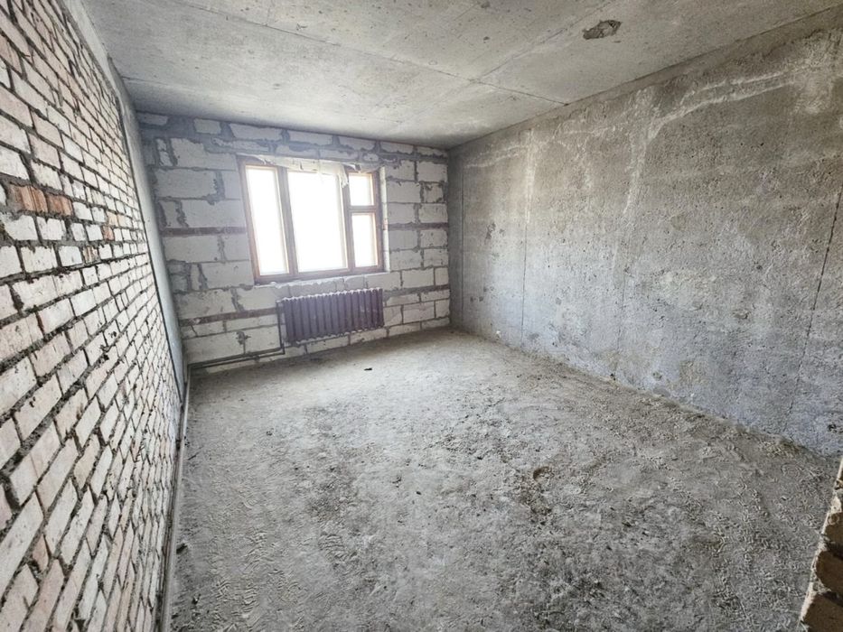 Продажа б/к 5 к.дворівневої кв. 175,5 кв.м. по вул. А.Ахматової, 13-Д