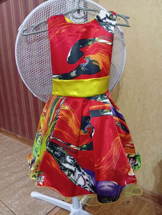 Продам платье для девочки