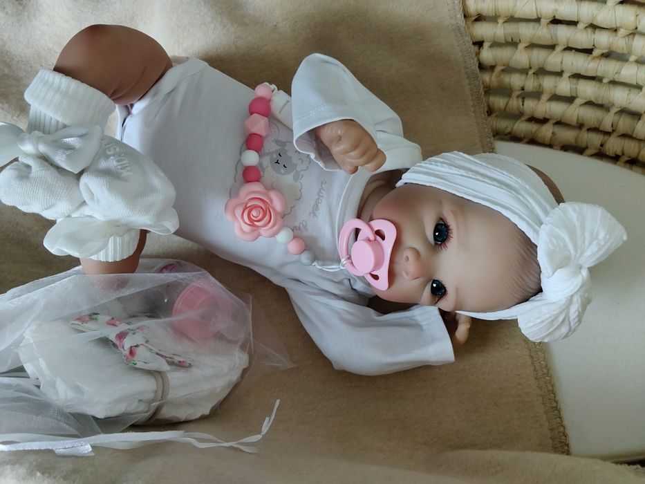 Lalka typu Reborn ok.48 cm z akcesoriami