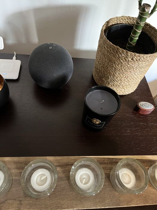 Mesa de apoio / móvel para sala em wengé