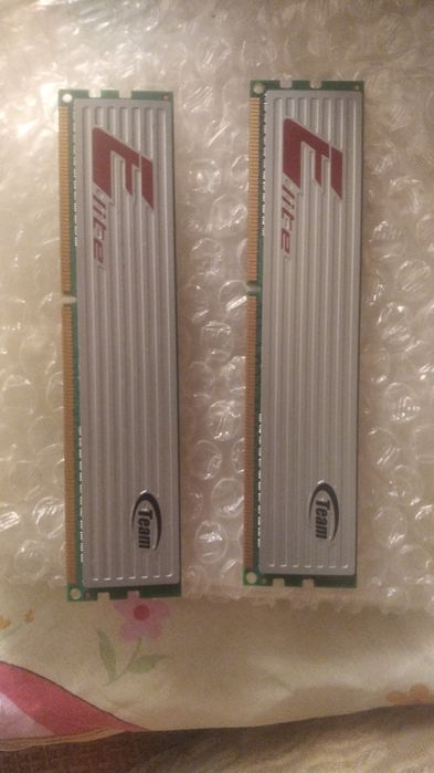 ОЗП DDR3 дві планки по 2 Gb