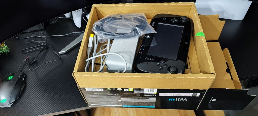 Nintendo Wii U +Mario Kart intalado(completa em caixa como nova)