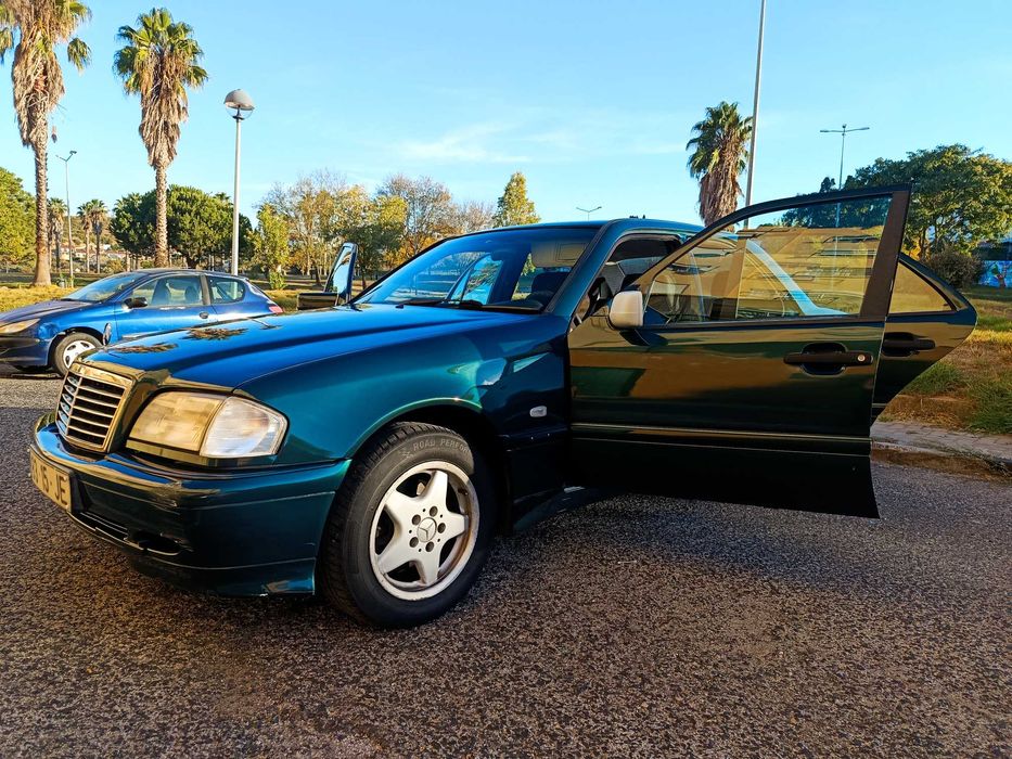 Mercedes-Benz 200