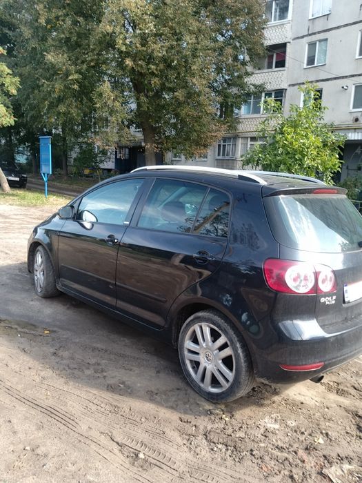 Продам гарну машину