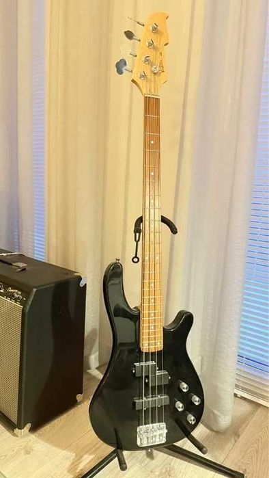 Gitara basowa Vision