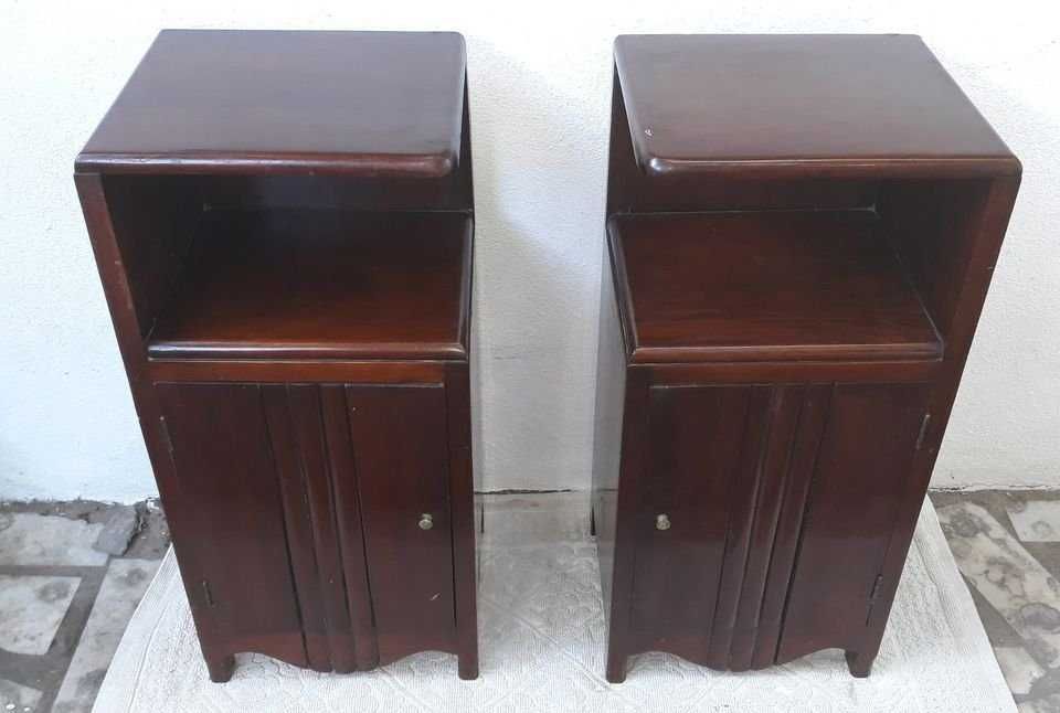 Conjunto 2 Mesas de cabeceira Anos 40