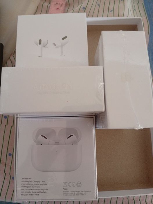AIRPODS PRO  novos aplle