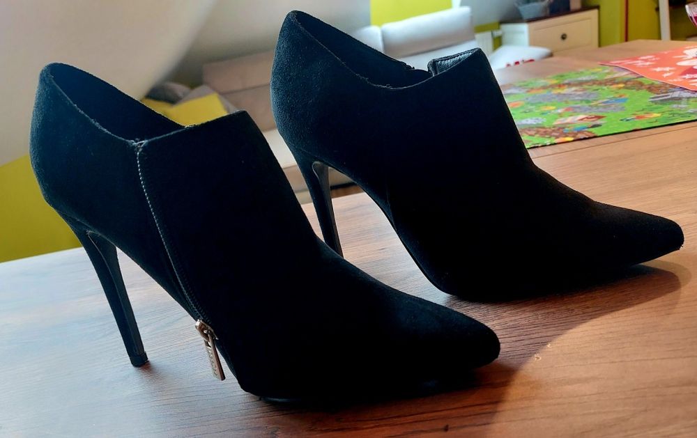 Botki na szpilce DeeZee, r. 40, jak nowe!