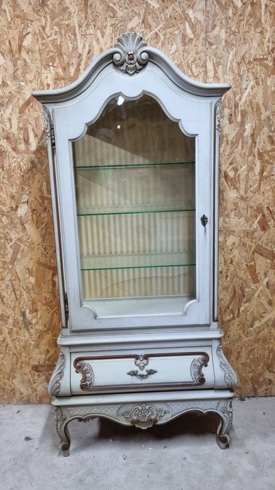 Serwantka ludwikowska Shabby Chic z Belgii