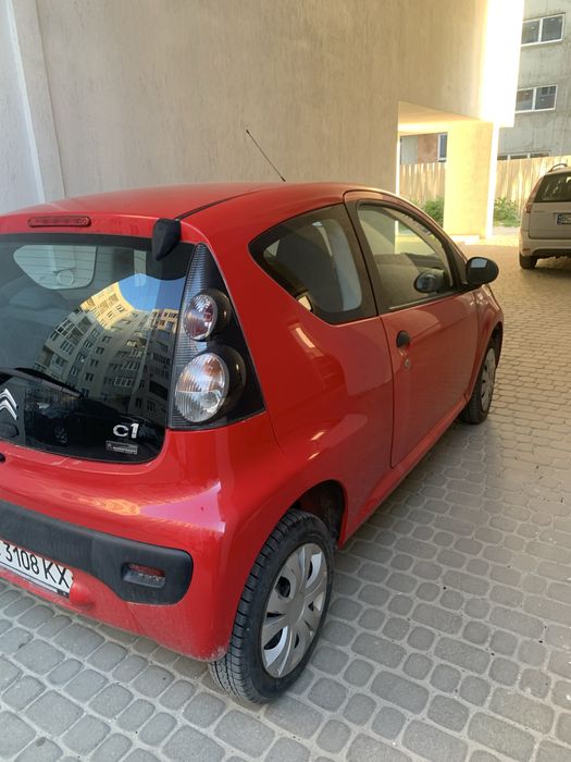 Автомобіль сітроен с1
