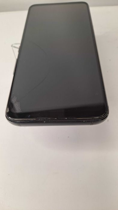 Telefon Asus Rog Phone 6 12/256 gb + akcesoria