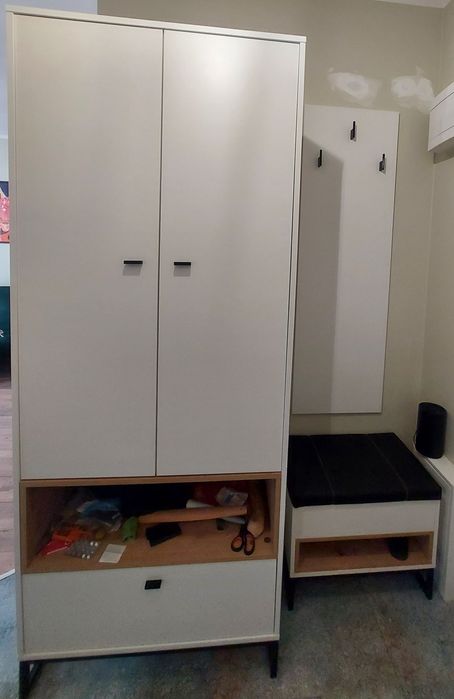 Komplet mebli do przedpokoju siedzisko