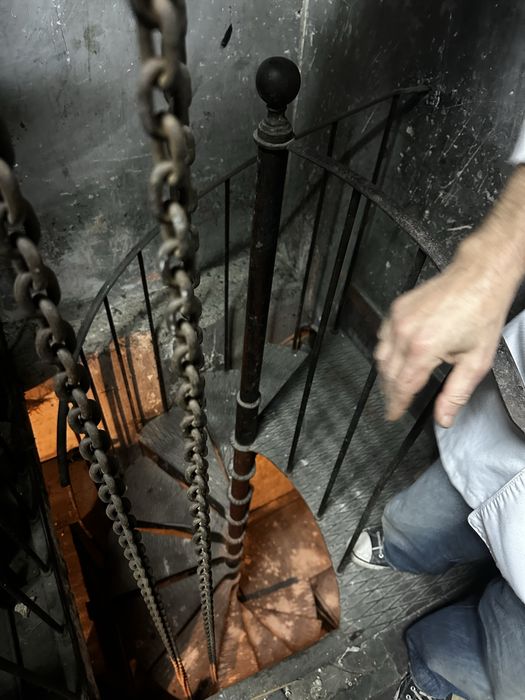 Escada de carracol em ferro com 270cm