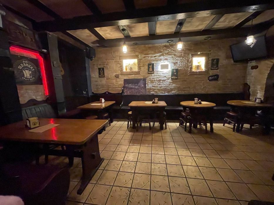 Готовий пивний бар у центрі Києва | 96 м² | 16 кранів | кухня | працюючий бізнес