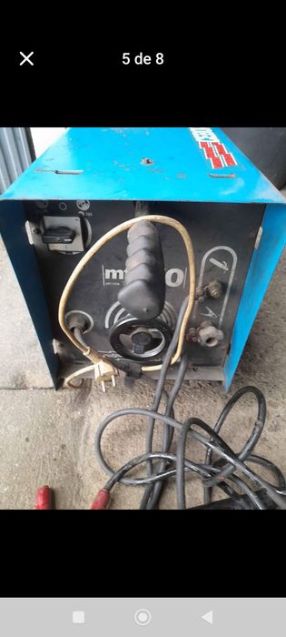 Máquina de soldar trifásica