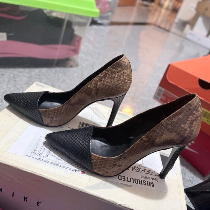Sapato stiletto Zara novo