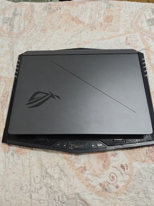 Vendo ASUS ROG Strix G16 2025, portátil gaming de alto desempenho, em excelente estado
